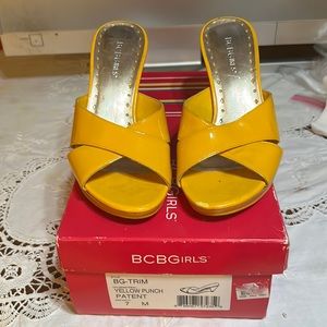 BCBG yellow patent leather heels size 7